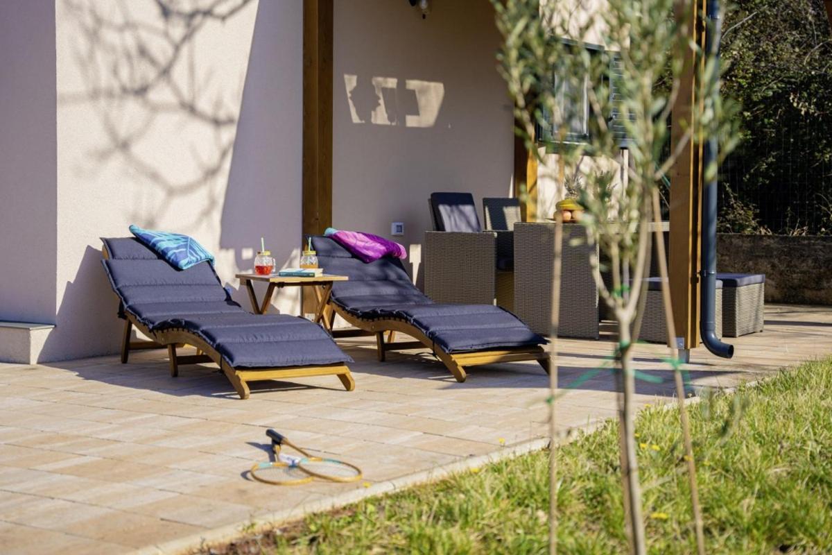 Modean In Pula - Haus Fuer 2-3 Personen Villa Luaran gambar