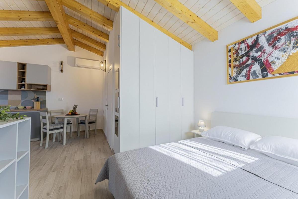 Modean In Pula - Haus Fuer 2-3 Personen Villa Luaran gambar